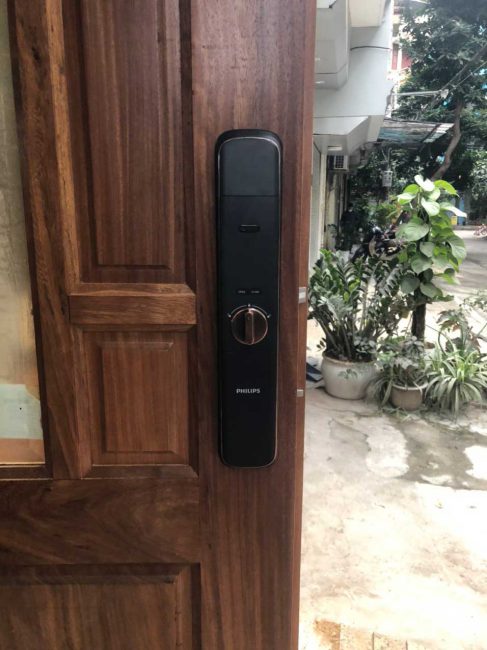 Khoá cửa Philips DDL702E mặt sau